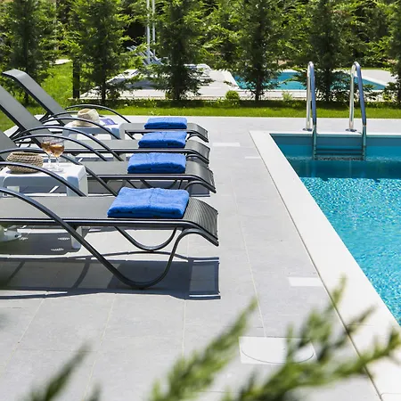 Cypress Garden Hotel