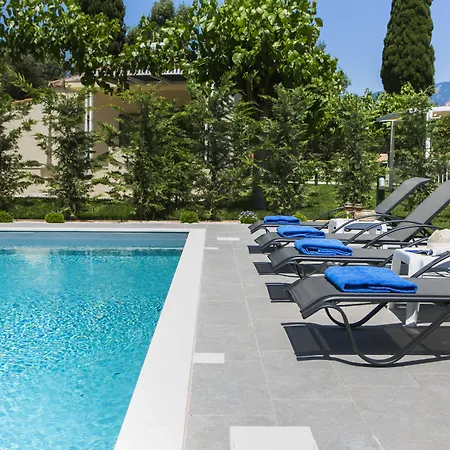 Cypress Garden Hotel