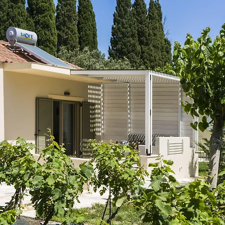 Cypress Garden Hotell Mousata