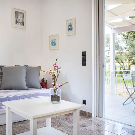 Hotell Cypress Garden Mousata