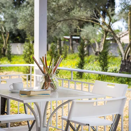 Hotell Cypress Garden Mousata