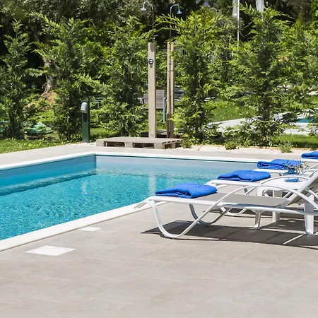 Hotell Cypress Garden Mousata