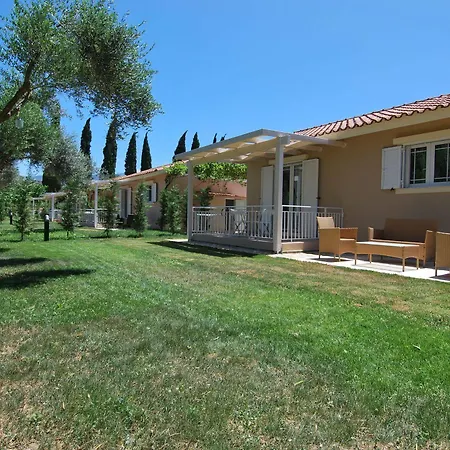 Cypress Garden 3* Mousata
